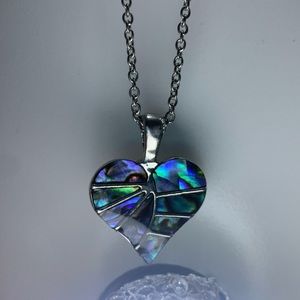 Metallic heart necklace